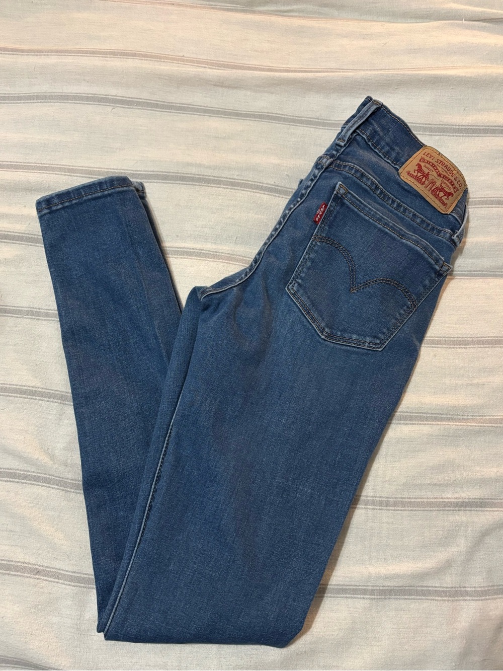 Dark Blue Levi’s Women’s Skinny Jeans